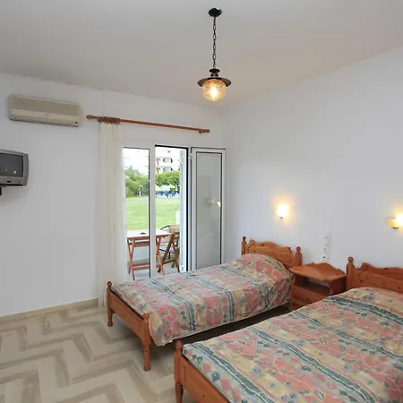 Yiannis Studios Трулос Экстерьер фото