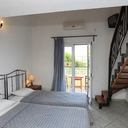 Yiannis Studios Трулос Экстерьер фото