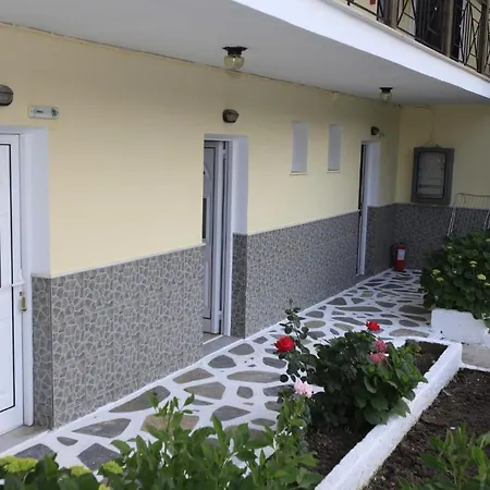 Yiannis Studios Трулос Экстерьер фото
